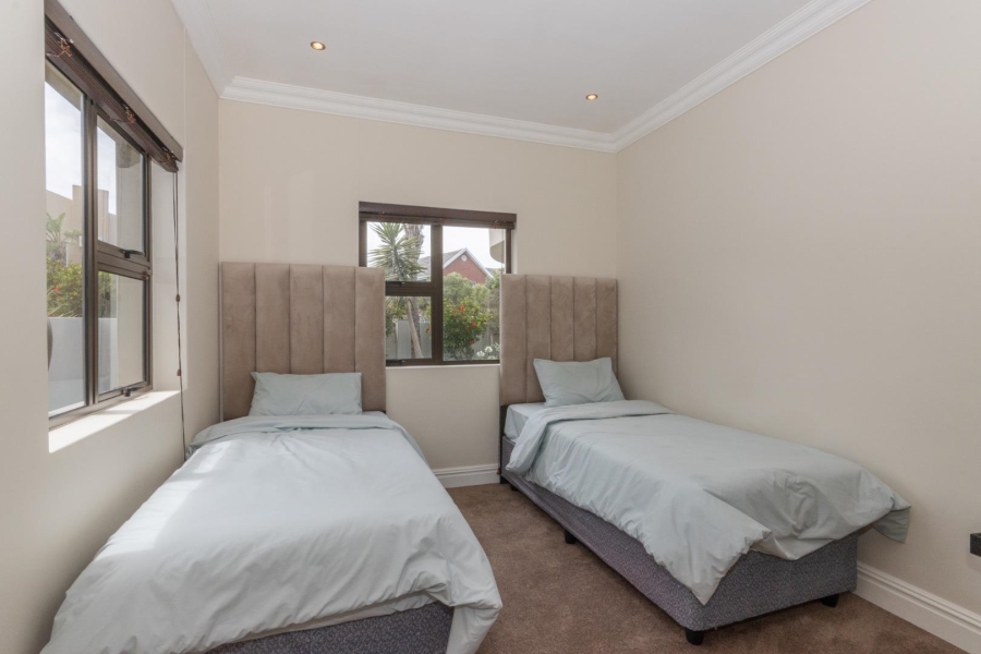 5 Bedroom Property for Sale in Sunset Beach Western Cape